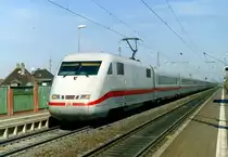 401 558 als ICE 773 (Kiel Hbf–Stuttgart Hbf) am 16.04.2007 in B�rstadt