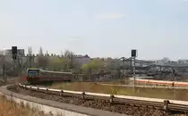 12.4.2015 S1 nach Berlin Frohnau zwischen Gesundbrunnen und Bornholmer Str. aus RE3 aufgenommen.