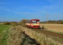 810 419 als Os 17554 am 19.04.2015 bei Janovice nad Uhlavou.