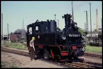 Durchsicht der 991568 nach abgeschlossener Zugleistung am 3.5.1990 im Bahnhof Oschatz.