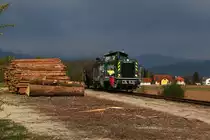 Die alte Sulmtalbahn ist kaum befahren. Und darum muss man es schon festhalten wenn DH1100.1 wenn auch nur mit einem Wagen Ihre Reise nach Gleinstätten antritt. 23.04.2015 bei Gasselsdorf