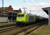 Am 22.04.2015 kam die 119 008-0 von der Rhein Cargo aus Richtung Magdeburg nach Stendal und fuhr weiter in Richtung Hannover .