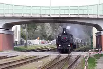 NLB 93.1420 mit dem SR 14514 von St.Pölten Hbf. nach Markt St. Aegyd am Neuwalde  am 19.April 2015 bei der Einfahrt in St.Pölten Alpenbahnhof unter der Stockinger Brücke.