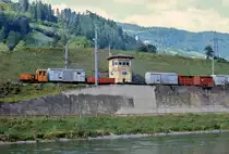 Am 11.09.1981 rangiert die VL 5 der Murtalbahn in Unzmarkt