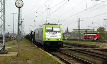 Am 25.04.2015 kam die 285 118-7 von der CAPTRAIN aus Richtung Salzwedel nach Stendal und fuhr weiter in Richtung Magdeburg .