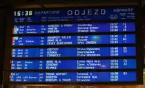 Die  große Abfahrtstafel in Praha hln.24.04.2015 15:38 Uhr.