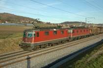 Re 4/4 11174 und Re 6/6 11643 Laufen am 9.2.07 in Buchs.