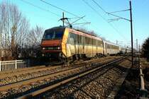 SNCF 26158. Dieser rasende Schnellzug ist auf dem Weg nach Mulhouse im Elsass. Da braucht es schon die schnellste einstellbare Zeit in der Kamera, damit das Bild gen�gend Sch�rfe hat. Bartenheim/Elsass am 2.2.2007