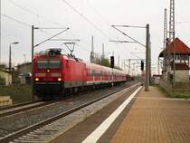 143 283-0 vor einem RE nach Kassel Wilhelmshöhe bei der Einfahrt in den Bf Nordhausen am 25.04.15