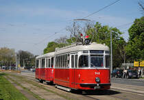 L 548 +c4 1344 als Sonderzug im Zubringerverkehr anläßlich des Tramwaytages 2015 in der Simmeringer Hauptstraße kurz hinter der Haltestelle Zentralfriedhof 2.Tor. (25.04.2015)