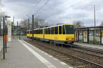 Berlin BVG SL M6 (KT4D) Marzahn, Marzahner Promenade / Märkische Allee / S-Bf Marzahn am 31. März 2015.