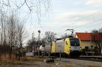 ES 64 U2 - 037 (Lokomotion) mit DGS 43131 in Gro�karolinenfeld (17.01.2007)