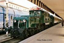 1100.102, am 08.M�rz 2003 mit einem Sonderzug in Wien Westbahnhof