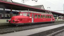 Der Rote Pfeil (RBe 2/4 202, OeBB) auf Sonderfahrt nach Mammern am Untersee, Zwischenhalt im Bahnhof Oberwinterthur am 1. Mai 2015.