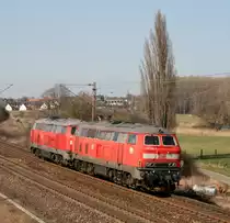 218 406 und 218 xxx als Tfzf (R) 70633 (Kassel Rbf–Bremen-Sebaldsbr�ck) am 23.03.2012 zwischen Godenau und Banteln