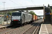 Durchfahrt am 19.06.2014 von SBB Cargo ES 64 F4-992 mit einem Kistenzug in Orschweier in Richtung Offenburg.