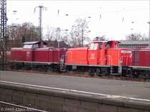 212 052-5 und 360 159-8 am 02.01.2005 im Hbf. Wanne-Eickel.