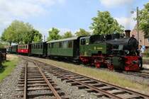 Lok 101 (Schwarzach) der Selfkantbahn vor ihrem Zug Wichtung Gillrath am 10.05.2015