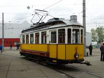 Treffpunkt Schienennahverkehr Karlsruhe e.V. Tw 100 in Karlsruhe Betriebshof West beim Tag der Offenen Tür bei der VBK am 25.04.15