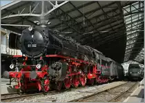 Die schöne 01 202 stellt den TGV in den Schatten.
Lausanne, den 24. Mai 2009