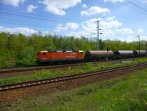 Eine 143 001 von der ARCELOR MITTAL von Senftenberg in Richtung Sedlitz am 10.05.2015