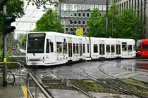 Niederflurwagen 4074 trägt eine neue Ganzreklame für das  Phantasialand . Hier zu sehen auf der Kreuzung Salierring/Eifelstraße am 03.05.2015.
