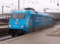 BR 101 016-4 (Unicef Werbelok) am 06.02.07 bei der Ausfahrt vom M�nchner Hbf.