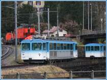 BDhe 4/4 Nr. 15 abgestellt in Arth-Goldau. (12.02.2007)
�brigens: Die Blechtafeln und Aluminiumrechen an den Seitenw�nden der Trieb- und Steuerwagen, sind Befestigungsvorrichtungen f�r Snowboards und Skis. Ende Wintersaison, die dieses jahr keine ist, werden sie wieder entfernt.