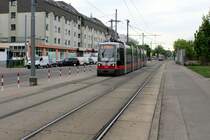 Wien WL SL 6 (B1 740) Simmeringer Hauptstrasse am 1. Mai 2015.