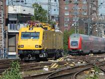 Kurz darauf kam er mir in Köln hbf erneut vor die Linse. Nach kurzem Stopp im Kölner Hbf ging es auf nach Köln Deutz.

Köln 13.05.2015