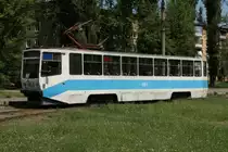 KTM 71-608 auch KTM-8 ist die Bezeichnung dieser Strassenbahn der Ust-Katawer Waggonfabrik in Ust-Kataw Russland.
Hier mit schlichter Lackierung in blau. Bild vom 13.05.2105 in Krywyj Rih.