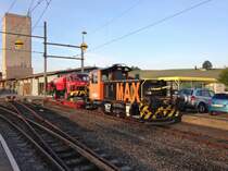 Tmf 2/2 Nr. 167  Max  mit einem alten Saurer Lastwagen abgestellt in Lohn-L�terkofen beim Sonnenaufgang am 28.05.2015.