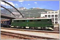 Extrazug mit SBB-Historic Lok Ae 6/6 11407  Aarau  vor der Kulisse des Calanda in Chur. (06.06.2015)