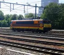 RRF 4402 steht auf dem abstellgleis in Sittard(NL). Aufgenommen vom Bahnsteig 2 in Sittard(NL). 
Bei Sommerwetter am Nachmittag vom 5.6.2015.