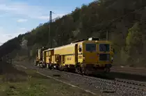 Kurz vor Feierabende (was das Fotografieren) betraf, kamen noch DGU Plasser & Theurer 08-475 Unimat 4S und ein Igel SSP 110 SW durch Luisenthal angebrummt.
Nach fast 4 Stunden in Luisenthal war die Ausbeute sehr gut. 06.04.2014 Bahnstrecke 3230 Saarbrücken - Karthaus