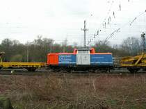 Diese 212, in der Mitte eines Bauzuges, bestehend aus Wagen zur Schotterw�sche.  Dieser Zug wurde am Ende von einer V90 nachgeschoben.  Aufgenommen in Koblenz.