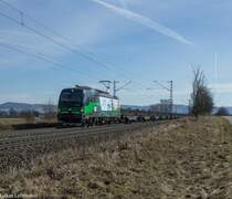 Ein Vectron mit der Nummer 193 216 in Pölling am 08.03.2015