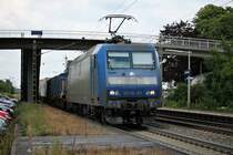 Am 11.07.2014 fuhr mit einem Containerzug nach Italien die 145-CL 202 von Crossrail gen Süden durch Orschweier.