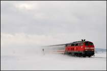 218 161 mit IC 2084 vor Buchloe (27.01.2007)