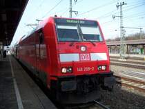 146 209-2 kurz vor der Ausfahrt in Richtung Stuttgart. am 17.02.2007 im Bahnhof Vaihingen/Enz.