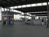 Die Ringbahnhalle ist sehr breit ausgefallen. Das ist ganz angenehm. Hier bekommt man einen kleinen Snack und kann die Fernbahngleise und die Nord-S�d-Bahn erreichen. 17.2.2007