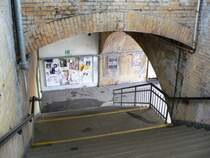 Noch eine weitere Bestandsaufnahme des Bahnhofs Ostkreuz, da ich gestern dort war. Den Kampf gegen das wilde Plakatieren hat die S-Bahn wohl irgendwann aufgegeben. S�d�stlicher Ringbahnzugang. 17.2.2007