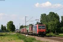 Re 482 013-0 mit dem DGS 43741 (Köln Eifeltor-Novara) bei Riegel 21.5.15