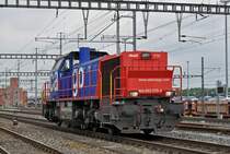 Am 843 070-4 rangiert beim Bahnhof Muttenz. Die Aufnahme stammt vom 10.06.2015.