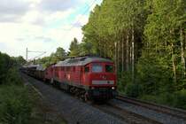Die 232 527-2 zieht den gemischten Güterzug 51687 und der 363 188 Richtung Hof/Nürnberg. Gesehen bei Jößnitz am 24.06.2015