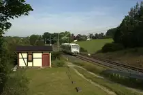Vogtlandbahn nach Falkenstein, aufgenommen in Jößnitz am 25.6.2015 
