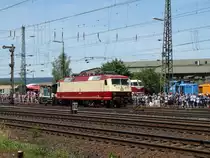 DB Museum 120 004-7 wird mit Köf 3 (333 068-5) in Koblenz Lützel präsentiert leider ist die 120 nicht betriebsfähig