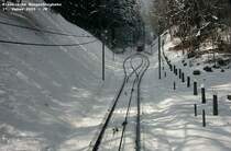 Hungerburgbahn in Innsbruck - wir n�hern uns der Ausweiche. Die Bahn ist mittlerweile abgebaut. 17. Feber 2005 kHds