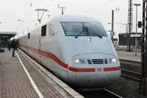 Bild 091:
Am 23.03.2015 war ICE-Tz 0103 als ICE 1026 von Frankfurt nach Hamburg unterwegs. Hier zu sehen ist der  zählende Kopf   401 003-8 bei der Einfahrt in Dortmund Hbf