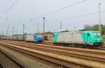 27.6.2015 Eberswalde Hbf. 185 523 + 633 (v.l.) + 7 RBH Maschinen abgestellt